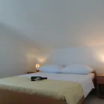3 * 자다르