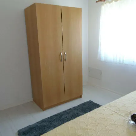 3 Apartment *